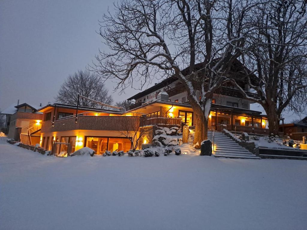 Hotel-Pension Seebad "Seegenuss-Natur-Spa" Sulzberg Exterior photo